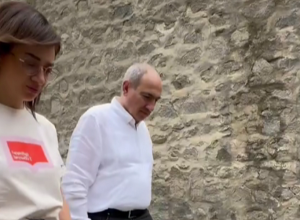 «Այցելեցինք Մեղրիի սբ. Աստվածածին և սբ. Հովհաննես եկեղեցիներ»․ Նիկոլ Փաշինյանը տեսանյութ է հրապարակել