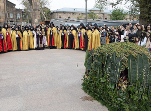 Ծաղկազարդի տոնը Մայր Աթոռ Սուրբ Էջմիածնում