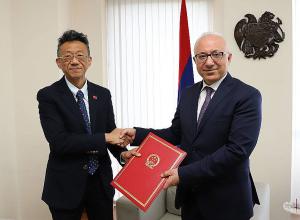 Չինաստանի նորանշանակ դեսպանն իր հավատարմագրերի պատճենն է հանձնել ՀՀ ԱԳ նախարարի տեղակալին