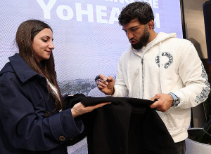 YoHealth բրենդի դեսպան Արման Ծառուկյանը հանդիպել է երկրպագուների հետ