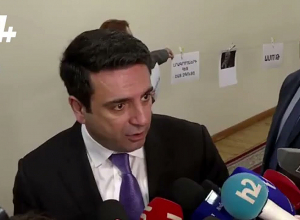 Բա քաշվա՜նք, բա ինչ ենք անելո՜ւ, աննախադեպ մի բա՜ն․ Ալեն Սիմոնյանի ճեպազրույցը