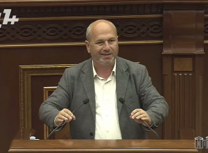 Մի փոքր անուշադիր լինես, կգան, քո հյուրասենյակում նոր շենք կկառուցեն. Նազարյան