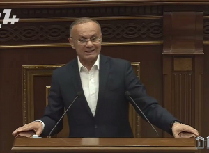 Նրա ուղեղը նույնիսկ խաղաղ ժամանակ է մթագնում, կորցնում է իրեն, ի՞նչ կլինի պատերազմի ժամանակ