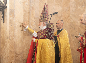 Կաթողիկոսի ձեռամբ օծվեց Մինսկի նորակառույց եկեղեցին