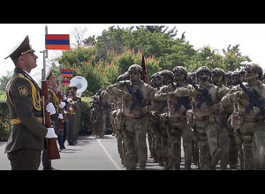 Սարդարապատում անցկացվեց զինվորական շքերթ՝ ի պատիվ Հանրապետության տոնի