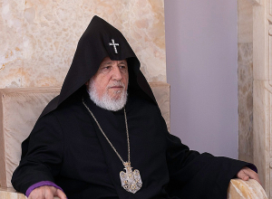 Կաթողիկոսը մեկնել է Արաբական Միացյալ Էմիրություններ