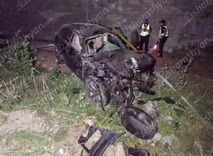 Կոտայքի մարզում «Infiniti»-ն 10 մետր բարձրությունից ընկել է կամրջի տակով անցնող երկաթգծի վրա. կան տուժածներ