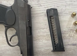 Հայտնաբերվել են 2 «Կալաշնիկով», 2 «Մակարով» և 2 նռնակ. Քրեական ոստիկանության բացահայտումը