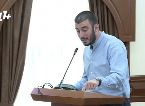 Ավինյանի ղեկավարած ԱՆԻՖ-ի 25 մլրդ-ը հետ բերեք ու ամեն շենքի տակ մի հատ մանկապարտեզ սարքեք․ Հակոբյան