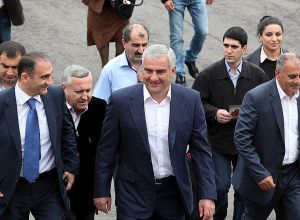 Վաղը 18.00–ին դատարանը քննելու է Սամվել Կարապետյանի կալանքի ժամկետը երկարաձգելու հարցը