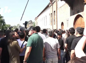 Իրավիճակը Մայր Աթոռի շրջակայքում: ՈՒՂԻՂ