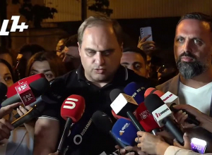 Միքայել Սրբազանն ասաց՝ կուզեմ Նիկոլ Փաշինյանին տեղեկացնեմ, որ ձերբակալված եմ. պաշտպան