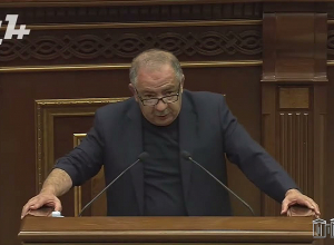 Մոնղոլները չմտան Էջմիածին, դուք մտաք, սրբապիղծ եք, նենգ, անհայտ ծագում ունեցող․ Վարդանյանը՝ ՔՊ-ին