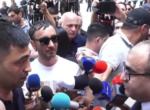 «Փողոցում քննարկում չի լինում»․ արցախցիներին առաջարկեցին քննարկում անցկացնել կառավարությունում