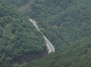 Հիմնանորոգվում է Մեղրու լեռնանցք տանող մոտ 2 կմ-անոց ճանապարհահատվածը