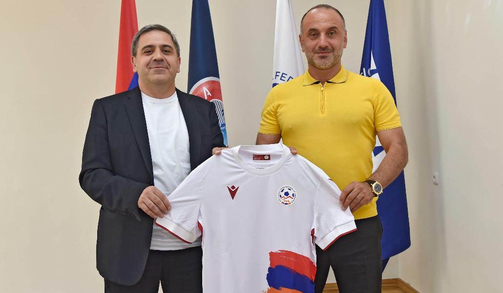 eaffd027983e3884b143bb8b901fdc71