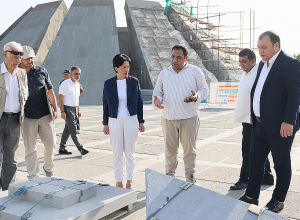 Ժաննա Անդրեասյանն այցելել է Հայոց ցեղասպանության հուշահամալիր՝ հիմնանորոգման աշխատանքների ընթացքին հետևելու նպատակով