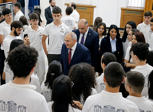 Նիկոլ Փաշինյանը հանդիպել է «Ամառային դպրոց» ծրագրի մասնակիցներին