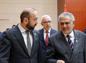 Արարատ Միրզոյանը հանդիպում է ունեցել Պակիստանի ԱԳ նախարարի հետ