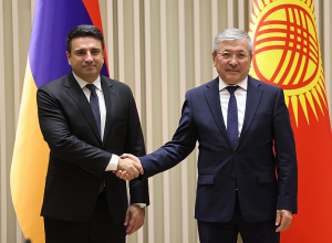 Ալեն Սիմոնյանը հանդիպել է Ղրղզստանի վարչապետ Ադիլբեկ Կասիմալիեւի հետ