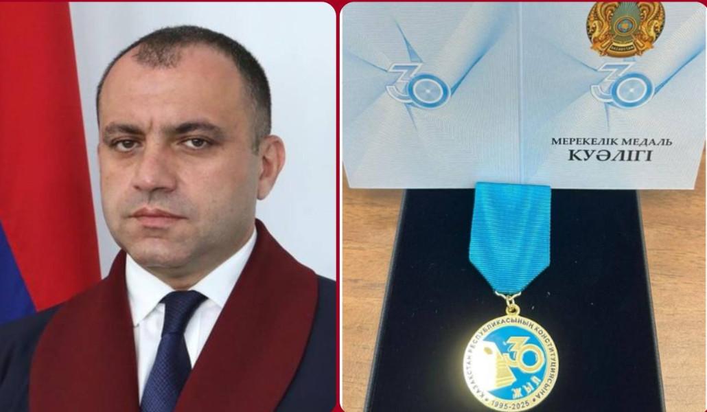 Blank 6 Grids Collage (6)