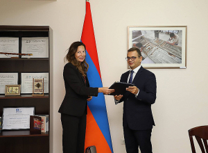 Հայաստանում ՄԱԿ Պարենի համաշխարհային ծրագրի նորանշանակ տնօրենն իր հավատարմագրերի պատճենն է հանձնել ՀՀ ԱԳ նախարարի տեղակալին