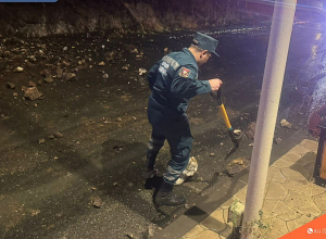 Քարաթափում Կապան քաղաքում. երթևեկությունը երկկողմանի փակվել է