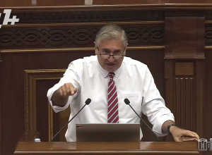 Փաշինյանը կեղծել է փաստաթուղթը, անգլերեն տարբերակում Թրամփի անունը չկա. Խաչատրյան