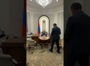 Նիկոլ Փաշինյանը հանդիպում է ունեցել Դավիթ Խուդաթյանի հետ