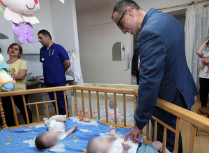 Արսեն Թորոսյանն այցելել է «Երևանի մանկան տուն» ՊՈԱԿ