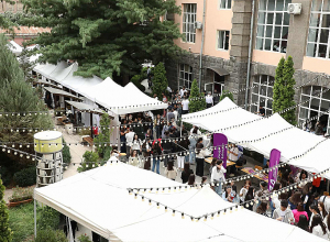 Տնտեսագիտական համալսարանում կայացավ Աշխատանքի տոնավաճառ՝ բոլոր աշխատանք փնտրողների համար