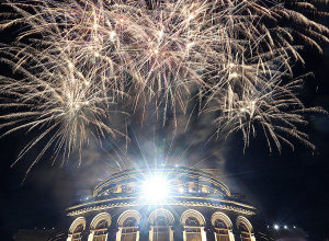 Անկախության տոնակատարությունը Երևանում․ Ազատության հրապարակ, Օպերայի լուսավորություն և հրավառություն