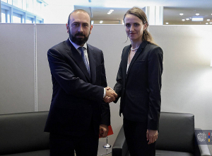 Արարատ Միրզոյանը հանդիպում է ունեցել Ռումինիայի ԱԳ նախարարի հետ