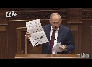 Էս թղթում «Զանգեզուրի միջանցք» արտահայտություն կա՞. Նիկոլ Փաշինյանը ԱԺ է գնացել իր ստորագրած թղթով