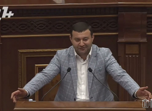 Եթե մեկը ծակ կոշիկով գա, ստանա 200,000 դրամ, 4 տարի հետո դառնա միլիարդատեր, սա կաշա՞ռք է, թե՞ ոչ