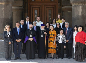 Ամենայն Հայոց Կաթողիկոսն ընդունեց Հայ օգնության ֆոնդի տնօրենների խորհրդի անդամներին