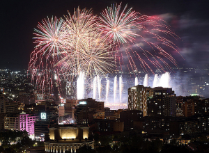 Գալա համերգից հետո Հանրապետության հրապարակը զարդարեց տոնական հրավառությունը