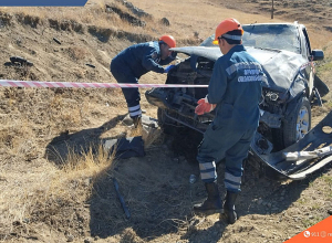 Երևան-Մեղրի ճանապարհին «BMW»-ն դուրս է եկել երթևեկելի հատվածից և շրջվել. կա վիրավոր