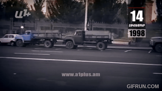 Օրացույց.14-ը Հոկտեմբերի. Խաղողագործները բեռնված մեքենաներով շրջապատել էին Ազգային Ժողովը