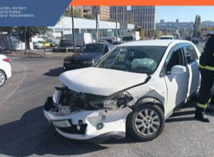 Աճառյան փողոցում բախվել են ավտոմեքենաներ