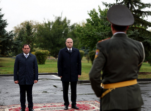 Սուրեն Պապիկյանն ընդունել է պաշտոնական այցով Հայաստան ժամանած Վրաստանի պաշտպանության նախարարին