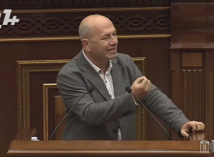 Եկեղեցու հետ կապված հարցերը պետք է լուծել  շատ կոշտ, բայց փակ խոսակցություններով․ Նազարյան