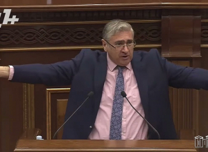 Ձե՞ռ եք առնում ձեզ. էդ նույն սահմանային անցումն է, որը Վրաստանով է գալիս, պետք է փակվե՞ր․ Խաչատրյան