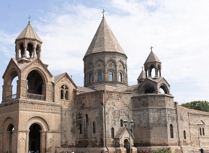 Մեր անվերապահ հավատարմությունն ենք հայտնում Մայր Աթոռ Սուրբ Էջմիածնին և Ամենայն Հայոց Կաթողիկոսին․ հայտարարություն