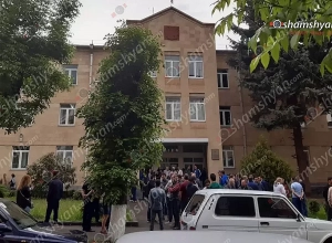 Վանաձորի դատարանից 22-ամյա տղան կրծքավանդակի մասում ստացած վնասվածքով տեղափոխվել է հիվանդանոց