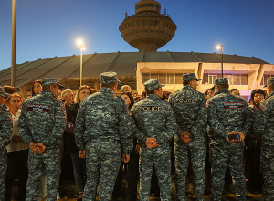 «Զվարթնոցում» բազմաթիվ ոստիկաններ են կուտակվել, սպասում են Դավիթ Համբարձումյանին․ ՈՒՂԻՂ