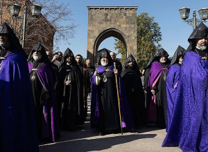 Հայրապետական մաղթանք Մայր Աթոռ Սուրբ Էջմիածնում Ամենայն Հայոց Հայրապետի օծման և գահակալության 26-րդ տարեդարձի առիթով