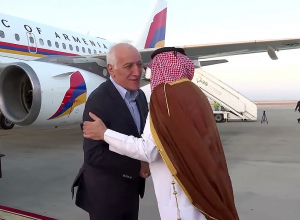 Վահագն Խաչատուրյանն աշխատանքային այցով ժամանել է Դոհա