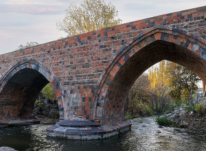 Վերականգնումից հետո բացվել է Երևանի պատմական Կարմիր կամուրջը (լուսանկարներ)