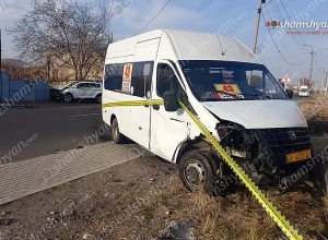 Թիվ 43 երթուղին սպասարկող «ԳԱԶել»-ը վթարի է ենթարկվել․ վիրավոր կա